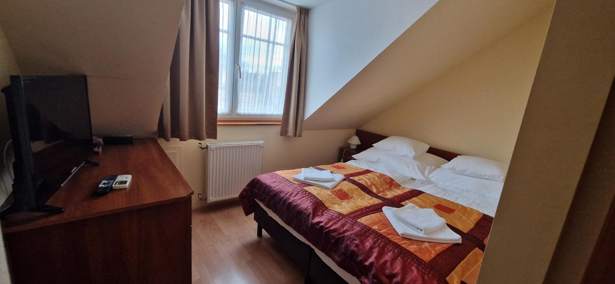 Hotel Patonai Fertőd Esterno foto