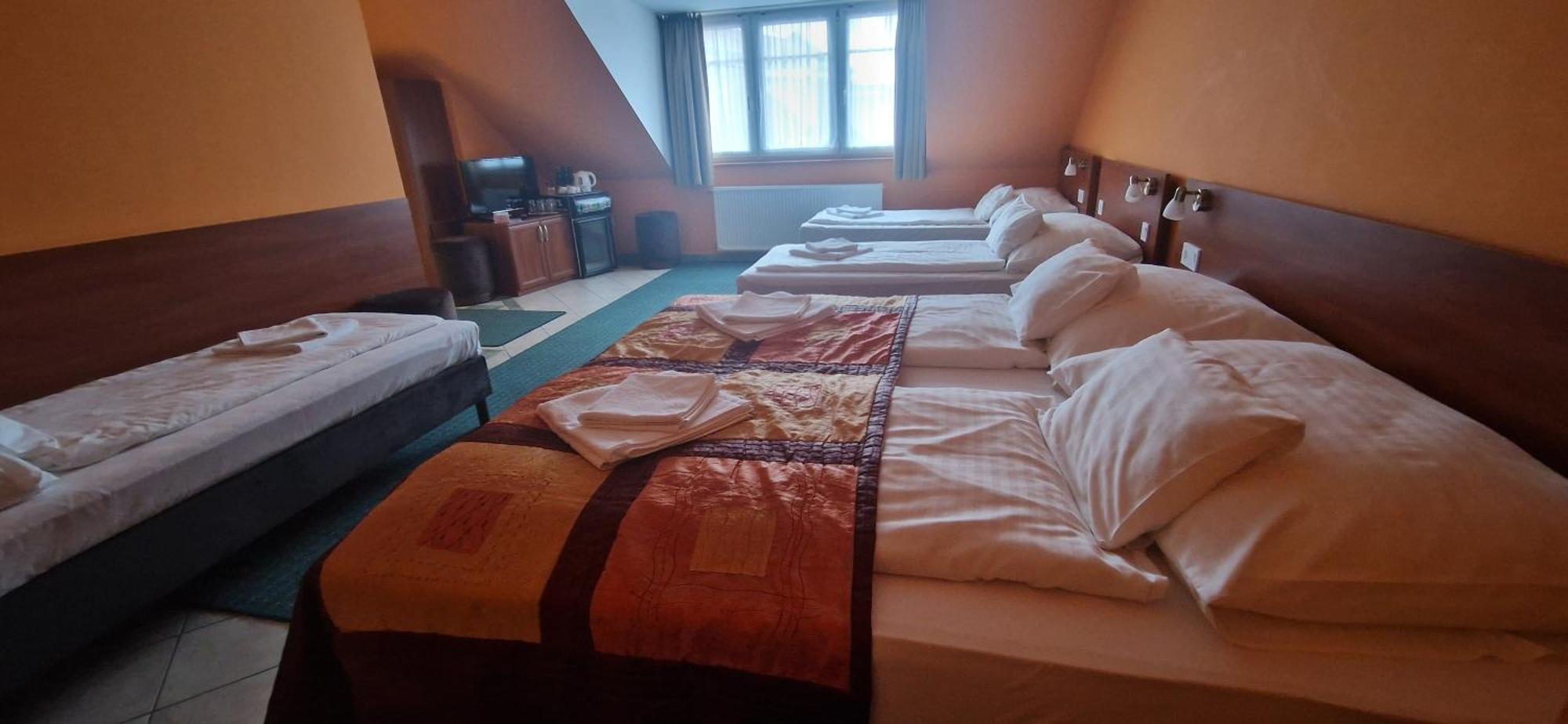 Hotel Patonai Fertőd Esterno foto