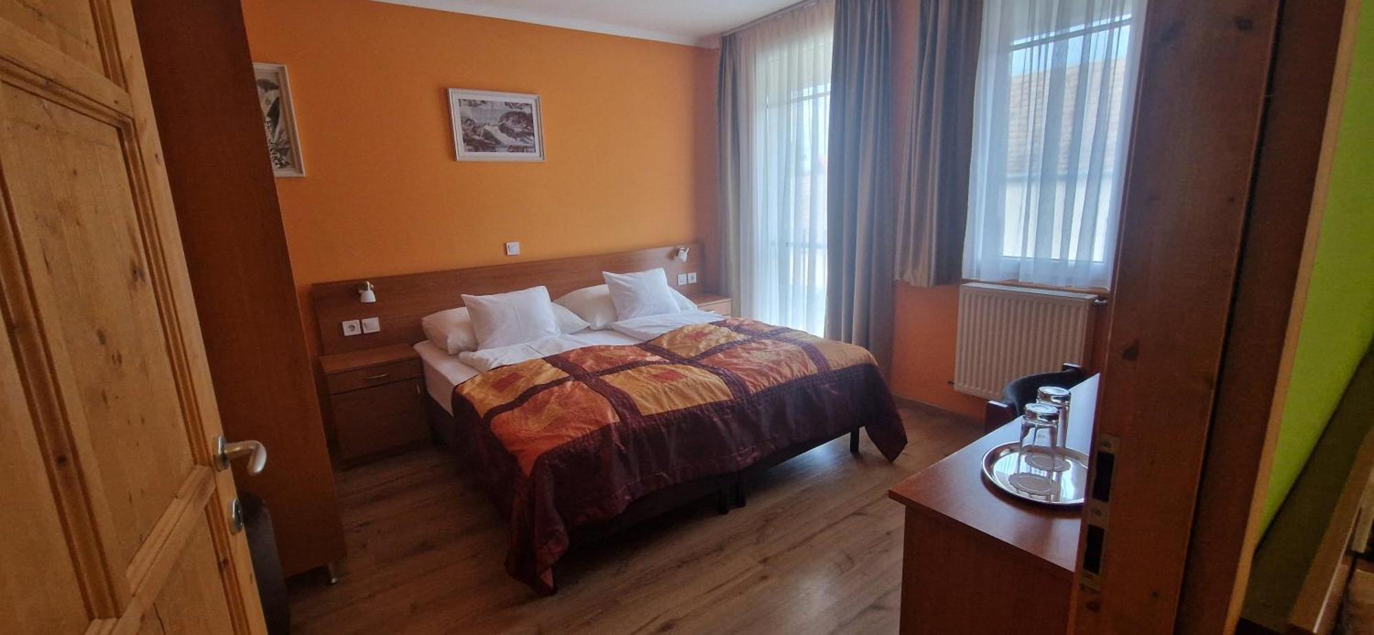 Hotel Patonai Fertőd Esterno foto
