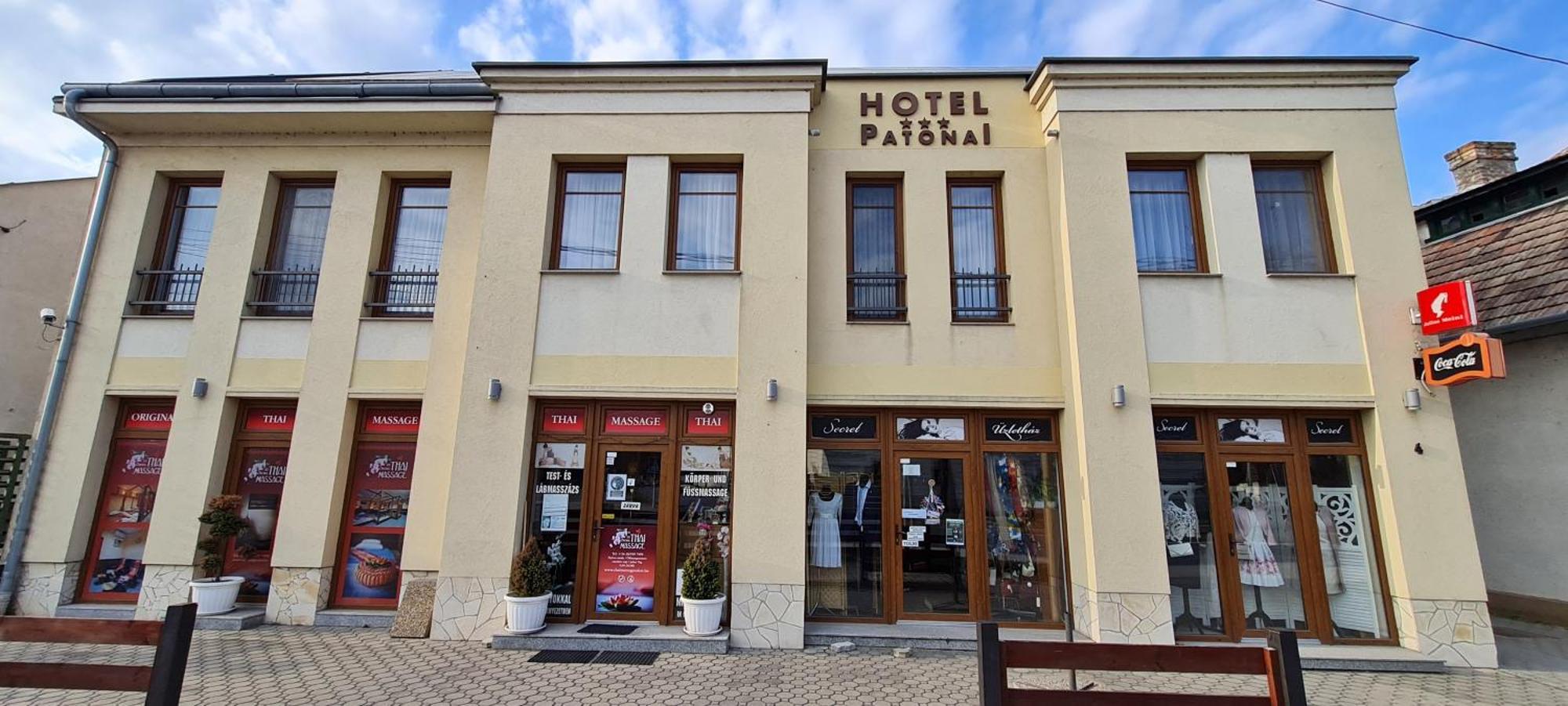 Hotel Patonai Fertőd Esterno foto